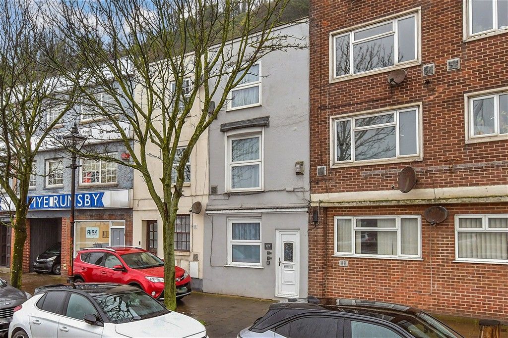 Property photo 1 of 15 External Front Web..