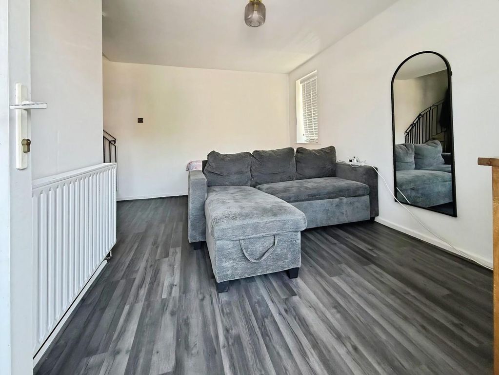 Property photo 2 of 9 91429051-F0Ff3F00-E896-4B65-8ce9-E6d635F10381.Jpg