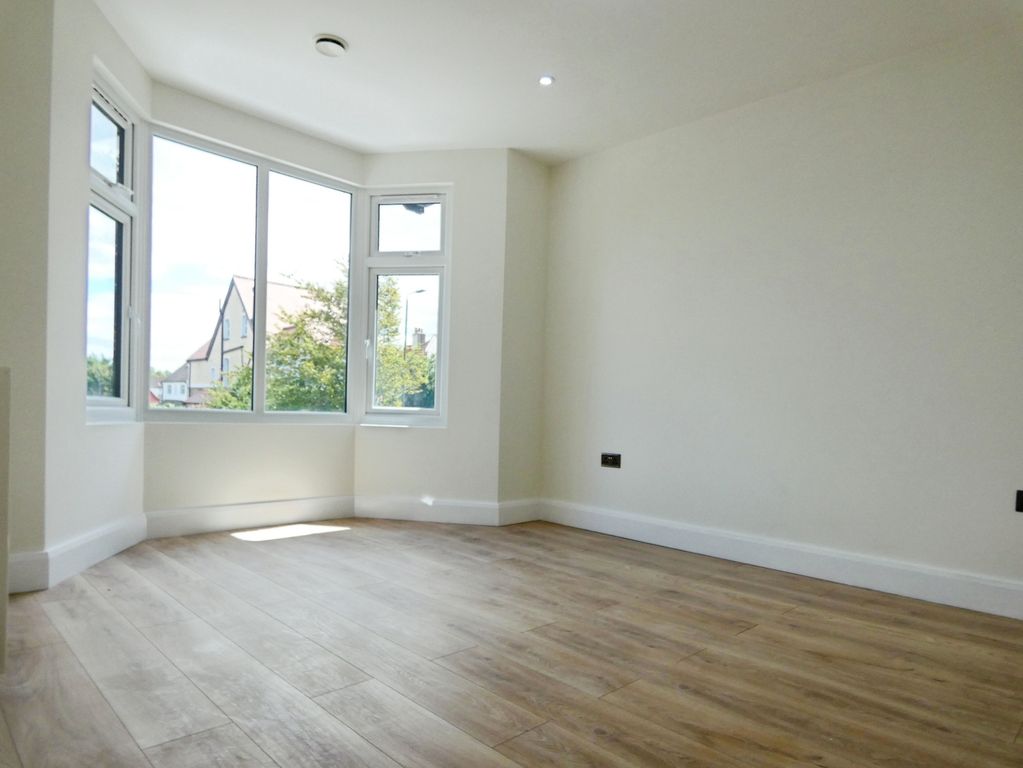 Property photo 3 of 6 Bedroom 1