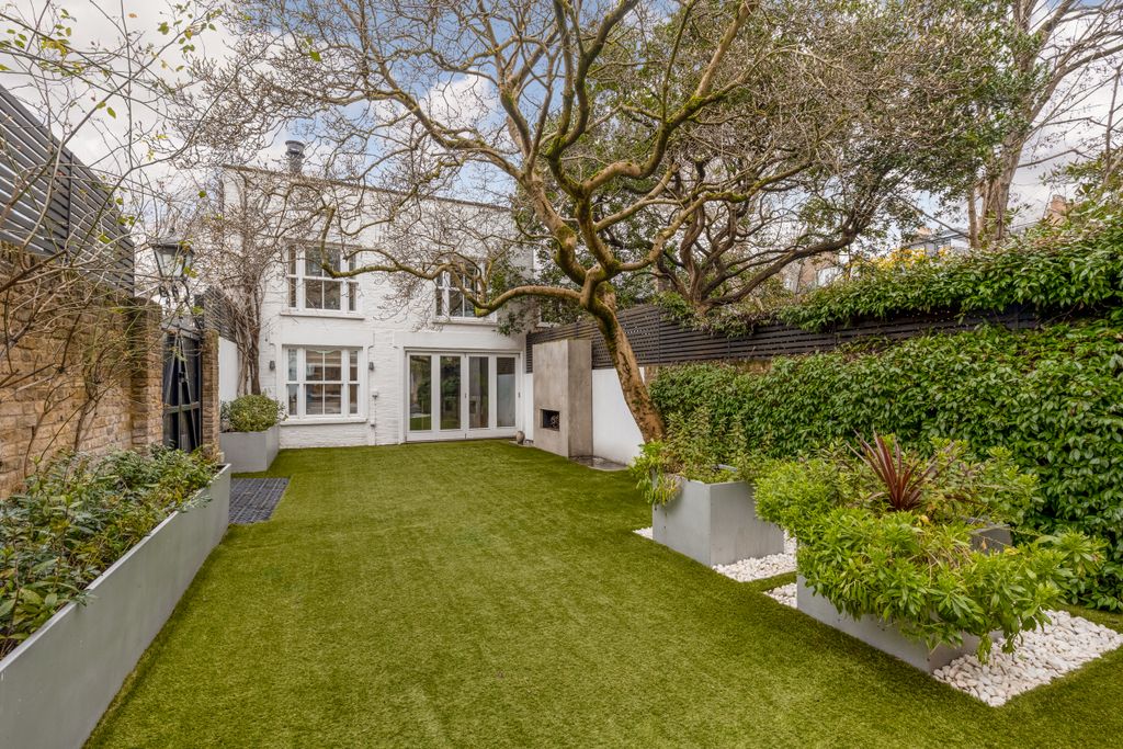 Additional image 24 of 8 bed mews to rentCheyne Walk, London SW3