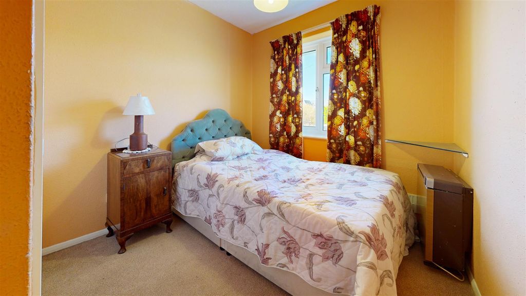 Property photo 2 of 13 -Tobys-Close-Bedroom 1.Jpg