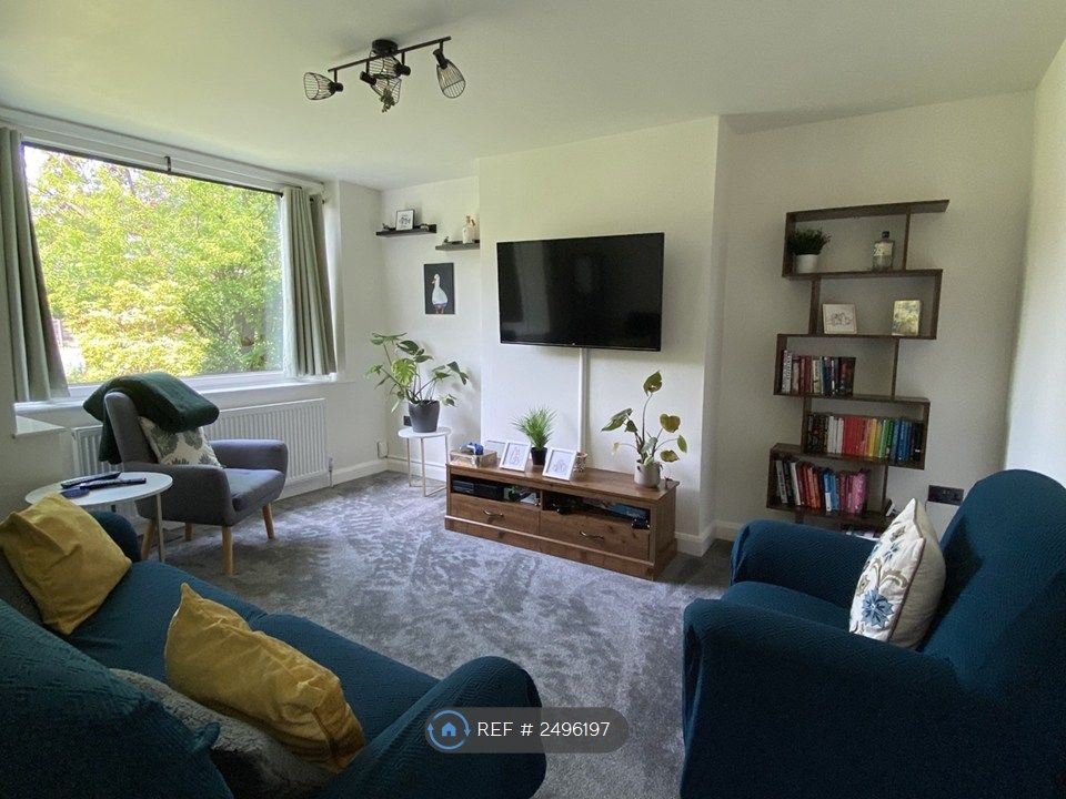 Property photo 2 of 22 Living Room With Smart Tv