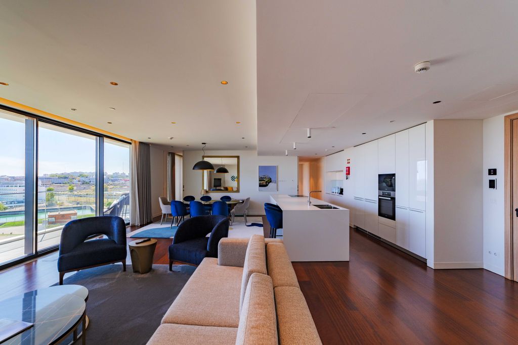 Property photo 3 of 26