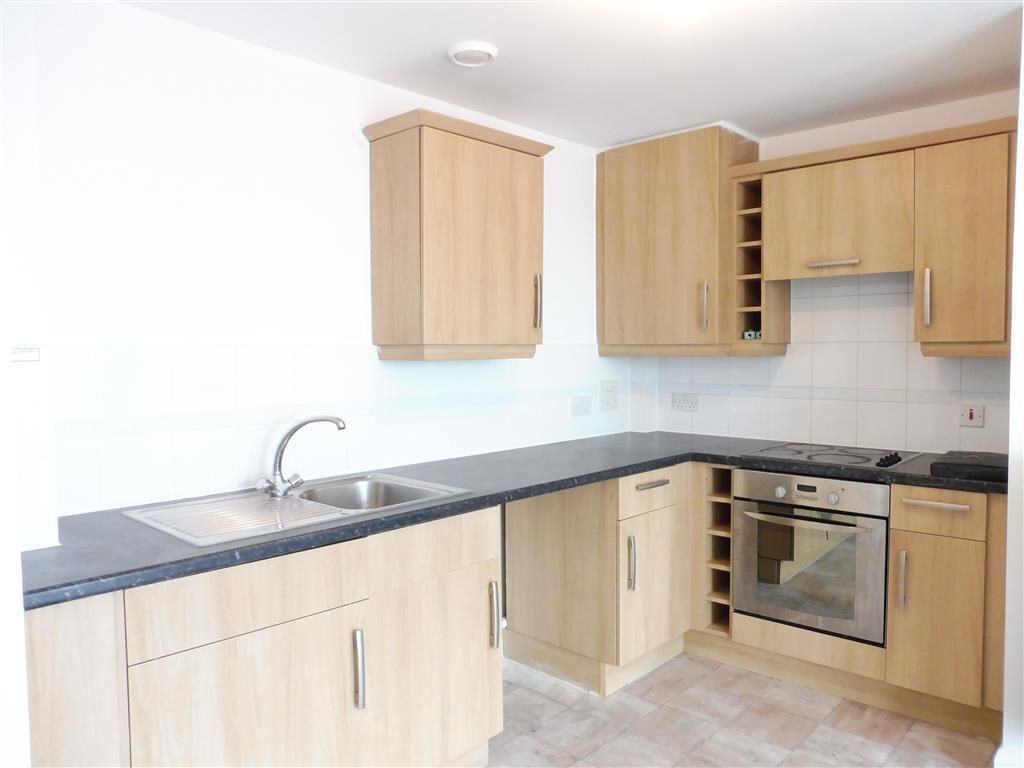 Property photo 2 of 8 Kitchen