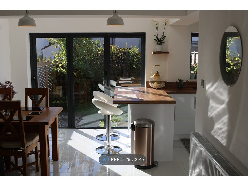 Property photo 2 of 31