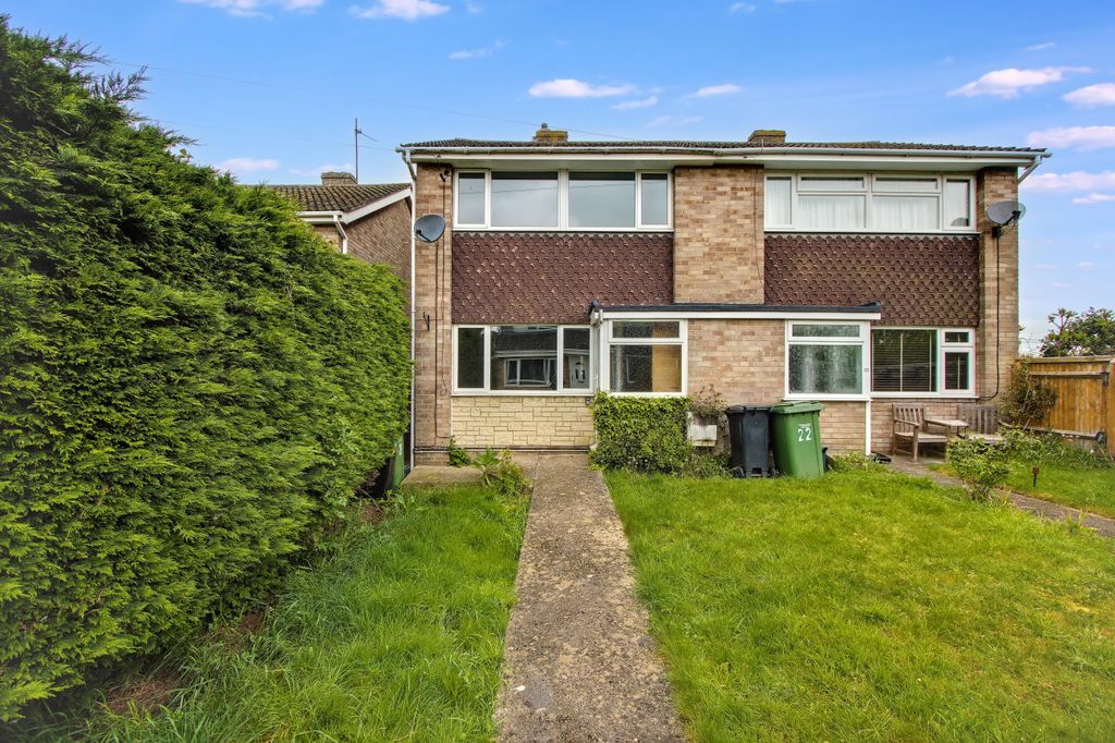 Property photo 1 of 12 21 Vicarage Close, Chalgrove, Oxfordshire, Ox44 7rd