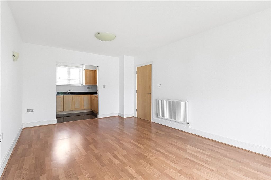 Property photo 3 of 15 Picture No. 27