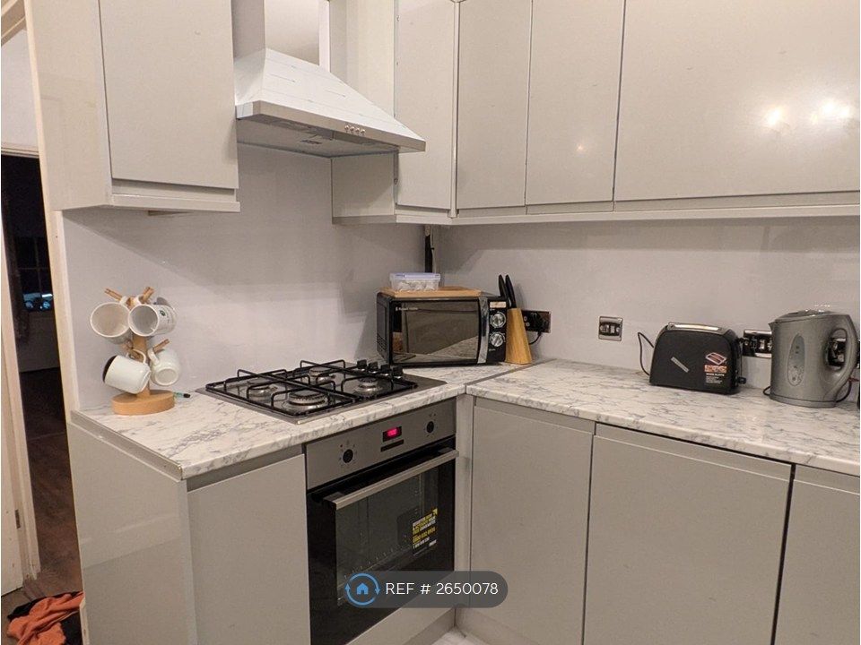 Property photo 2 of 9 Kitchen