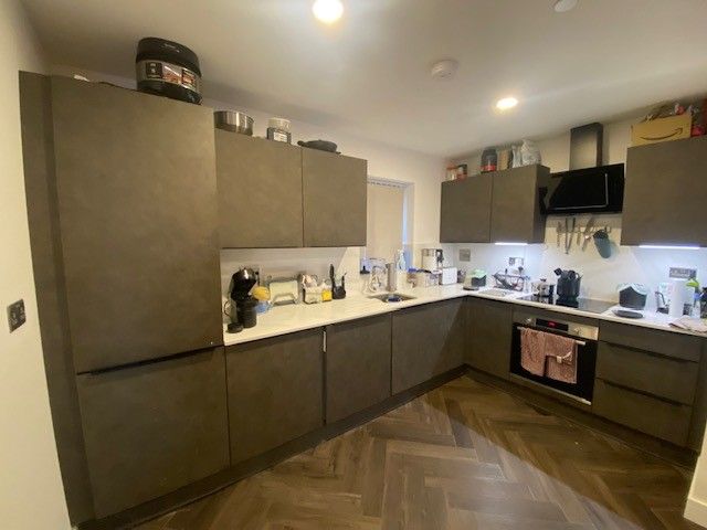 Property photo 2 of 8 Kitchen