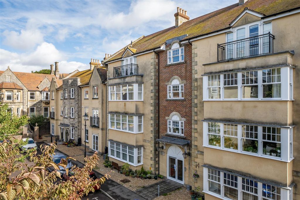 Property photo 1 of 10 Chesil Place