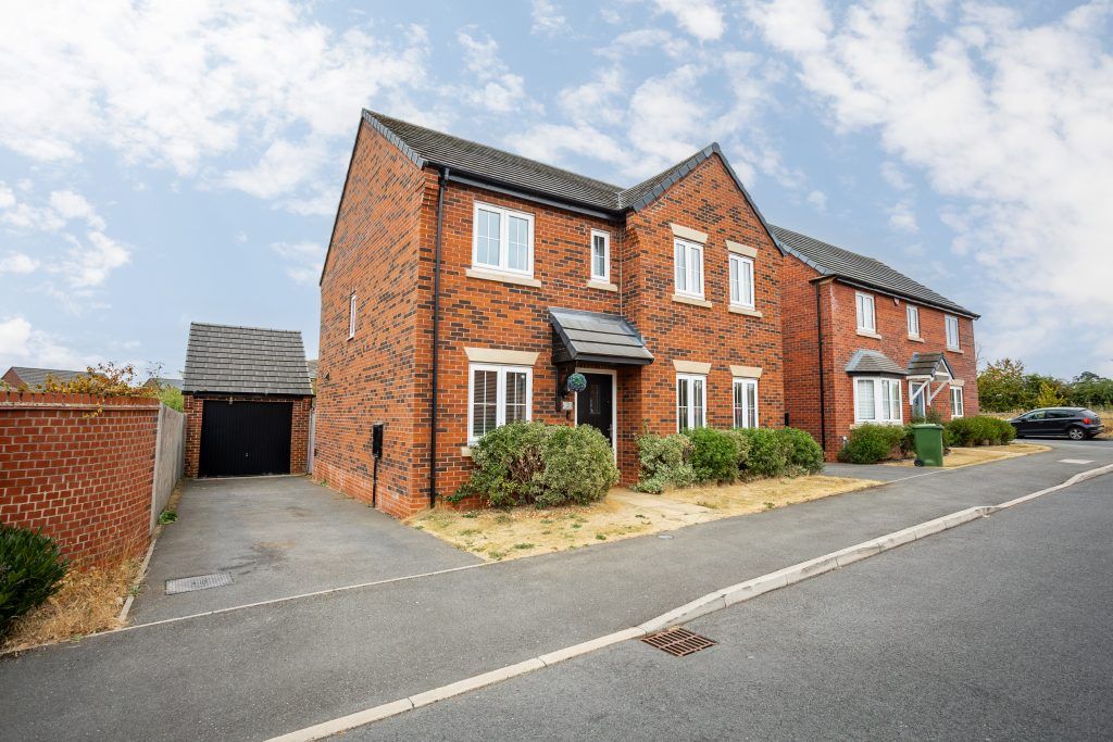 Property photo 1 of 32