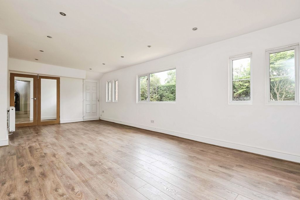 Property photo 2 of 33 Pbox-Img.Jpg