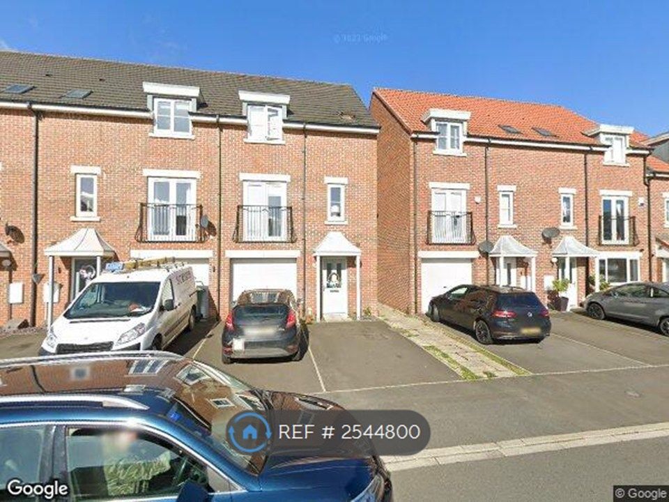 Property photo 1 of 28