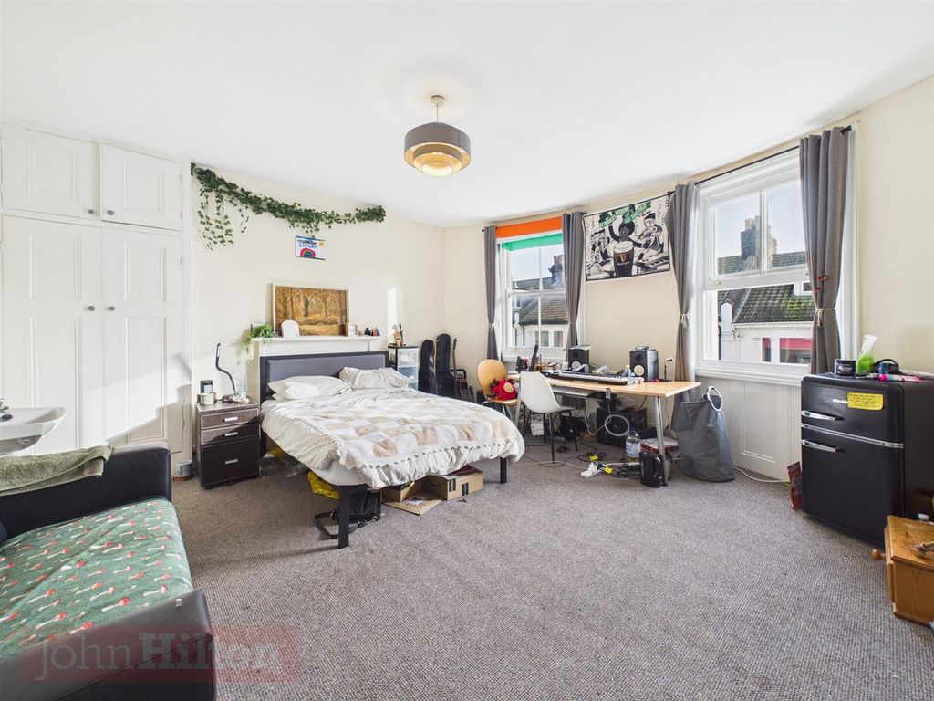 Property photo 3 of 20 Cam02534G0-Pr0655-Still022.Jpg