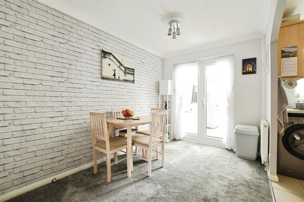 Property photo 3 of 16 Dining Room