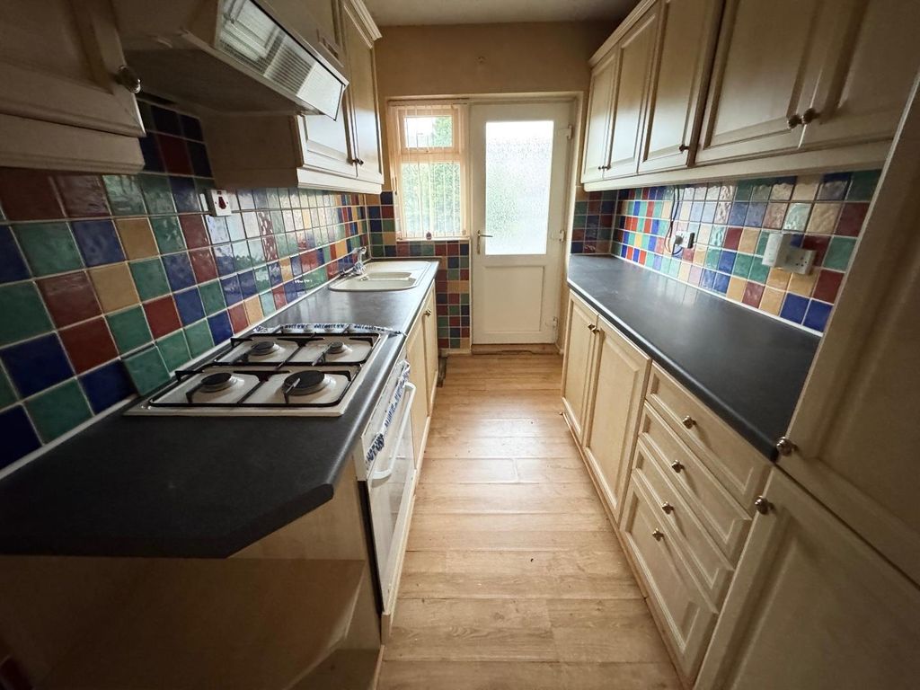 Property photo 2 of 5 Kitchen