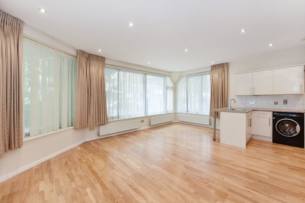 Property photo 3 of 10 Picture No. 04