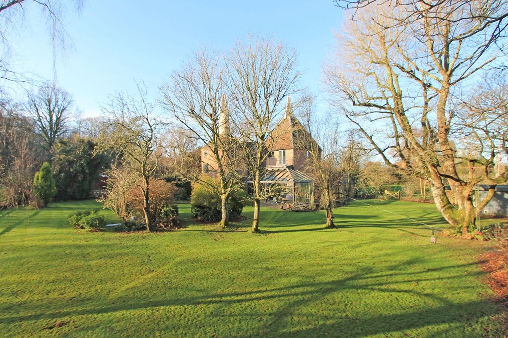 Property photo 2 of 34