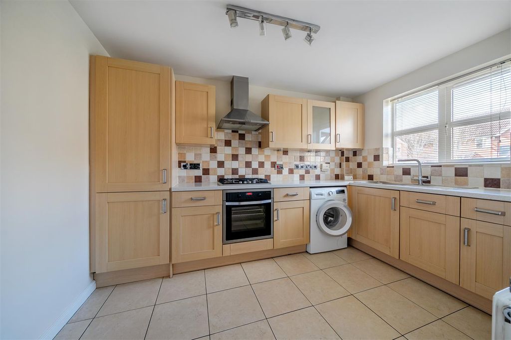 Property photo 3 of 22 1424165-12-69B1579Bb82Bf.Jpg