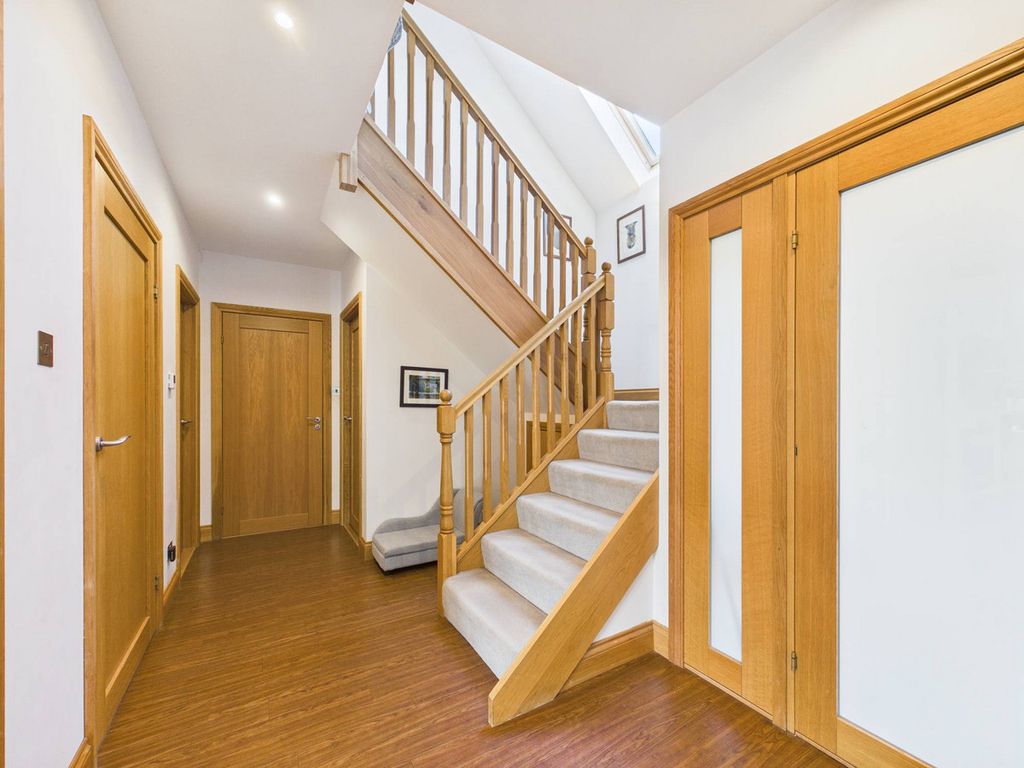 Property photo 2 of 33