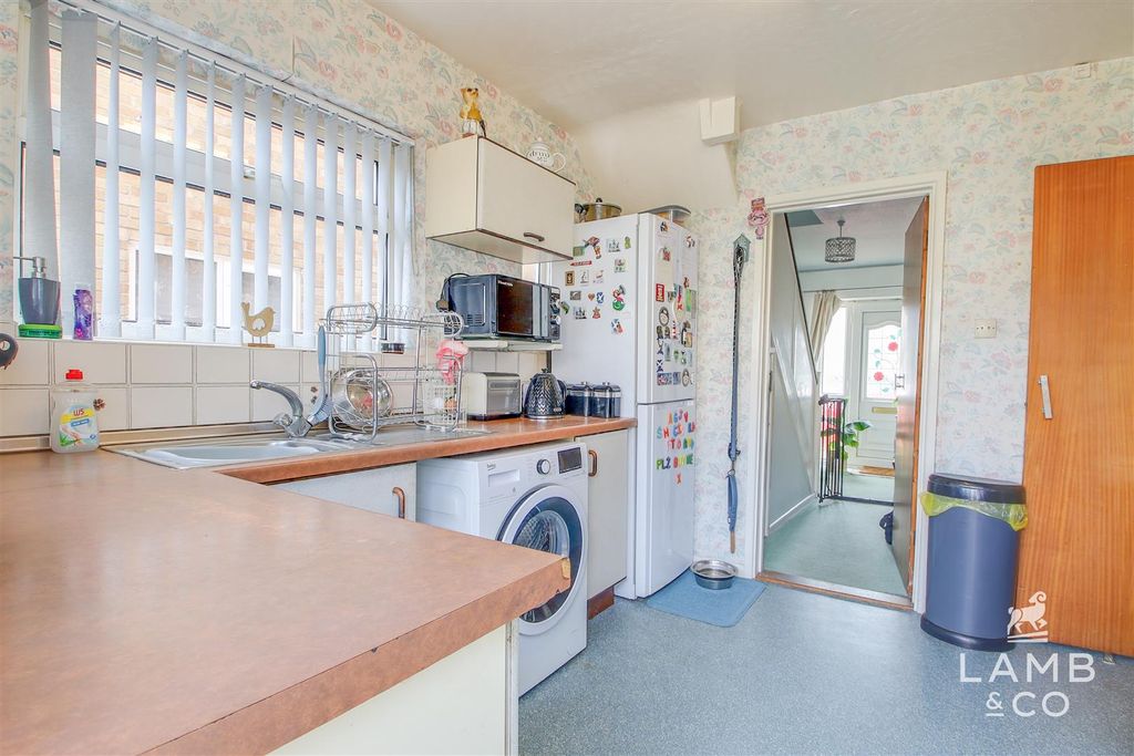 Property photo 2 of 17