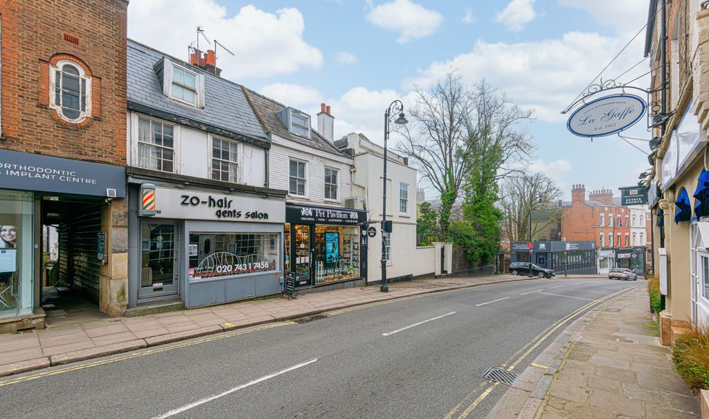 Property photo 2 of 15 Heath Street 112-002