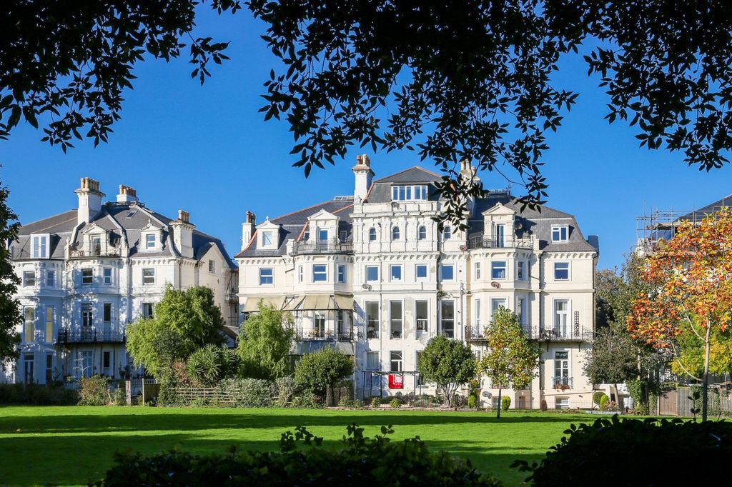 Property photo 3 of 24 Augusta Gardens