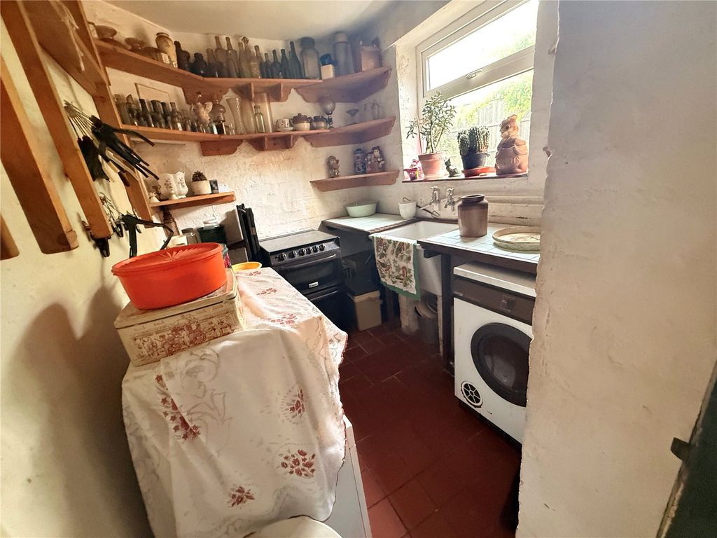 Property photo 3 of 13 Picture No. 10