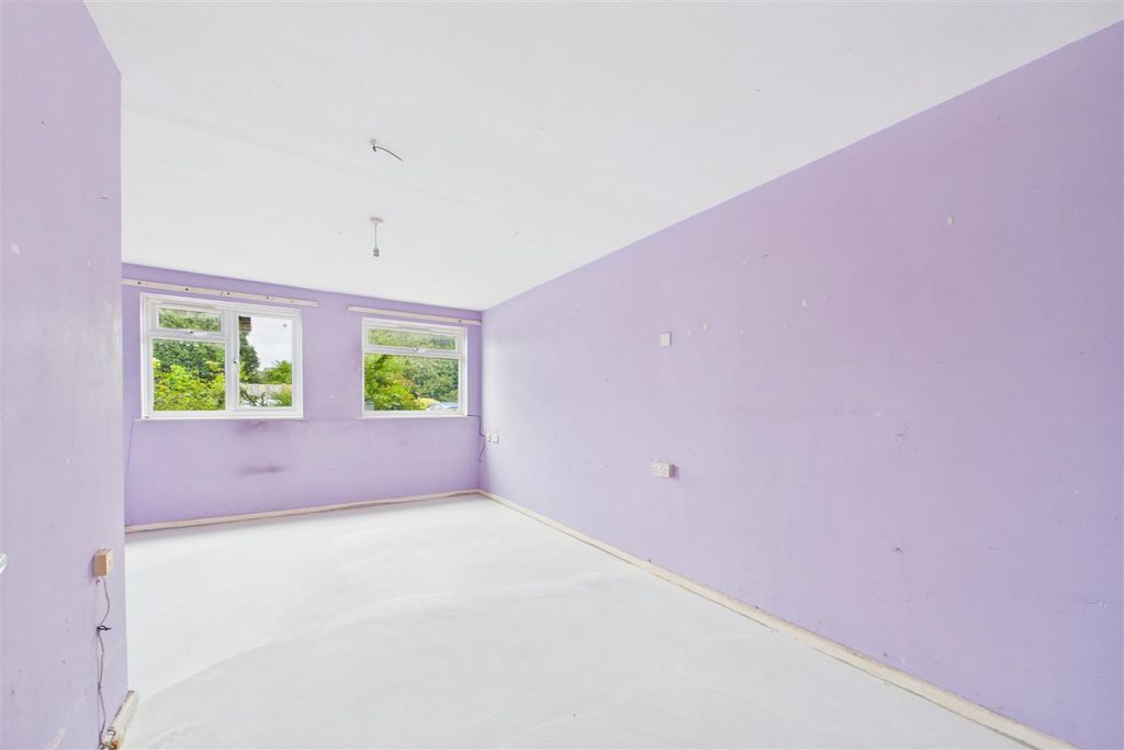 Property photo 3 of 15 Cam01894G0-Pr0310-Still008.Jpg
