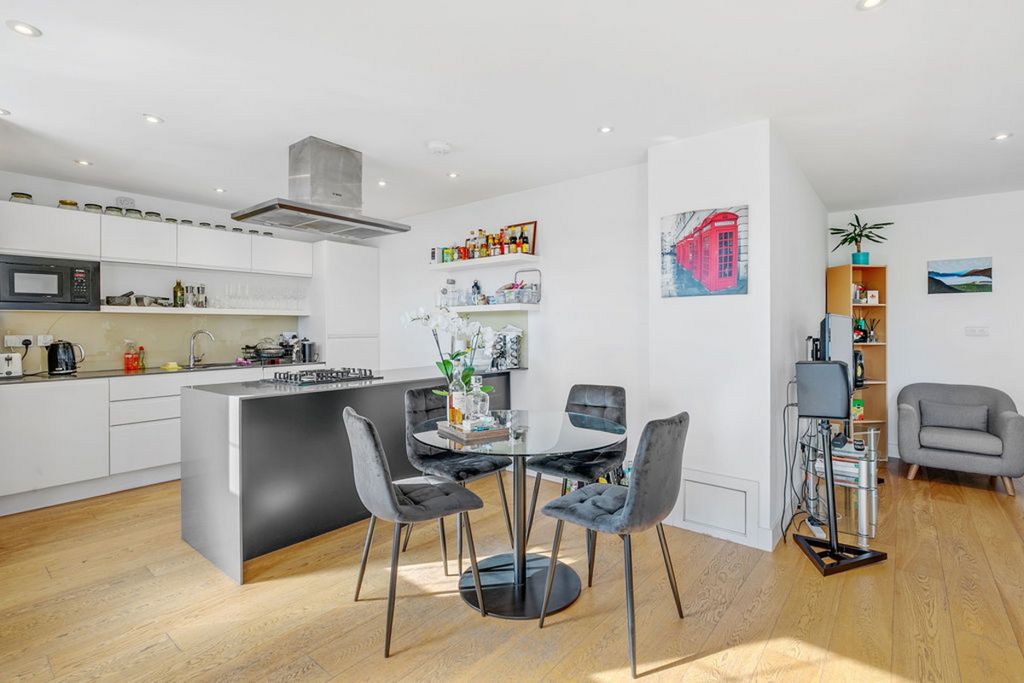 Property photo 2 of 8