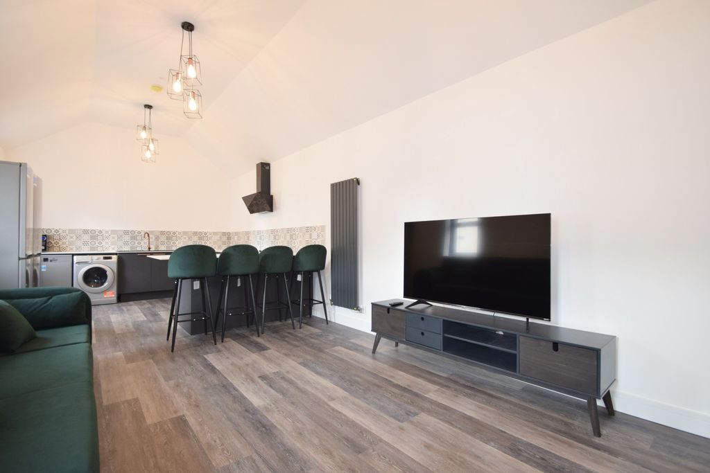 Property photo 1 of 23 Photo 3