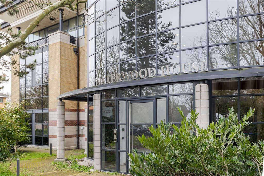 Property photo 2 of 13