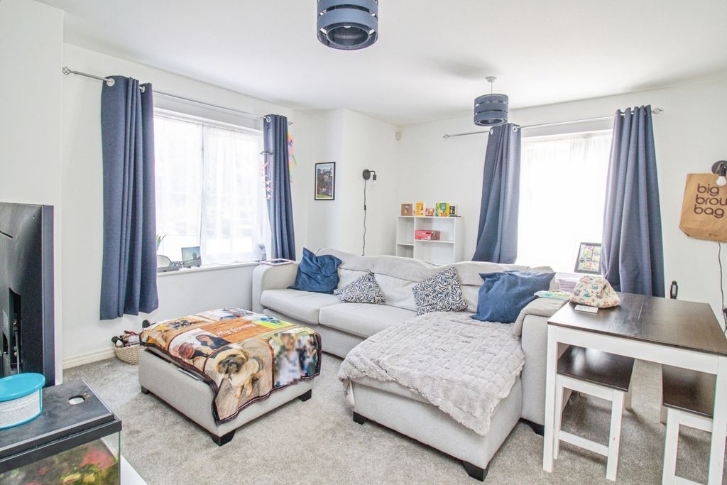 Property photo 2 of 15 Pbox-Img.Jpg