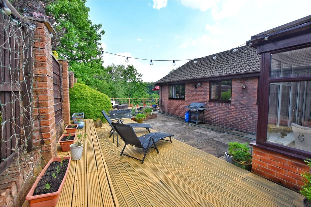 Property photo 3 of 21 Garden Decking