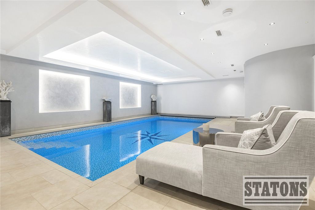 Property photo 2 of 28 Picture No. 41