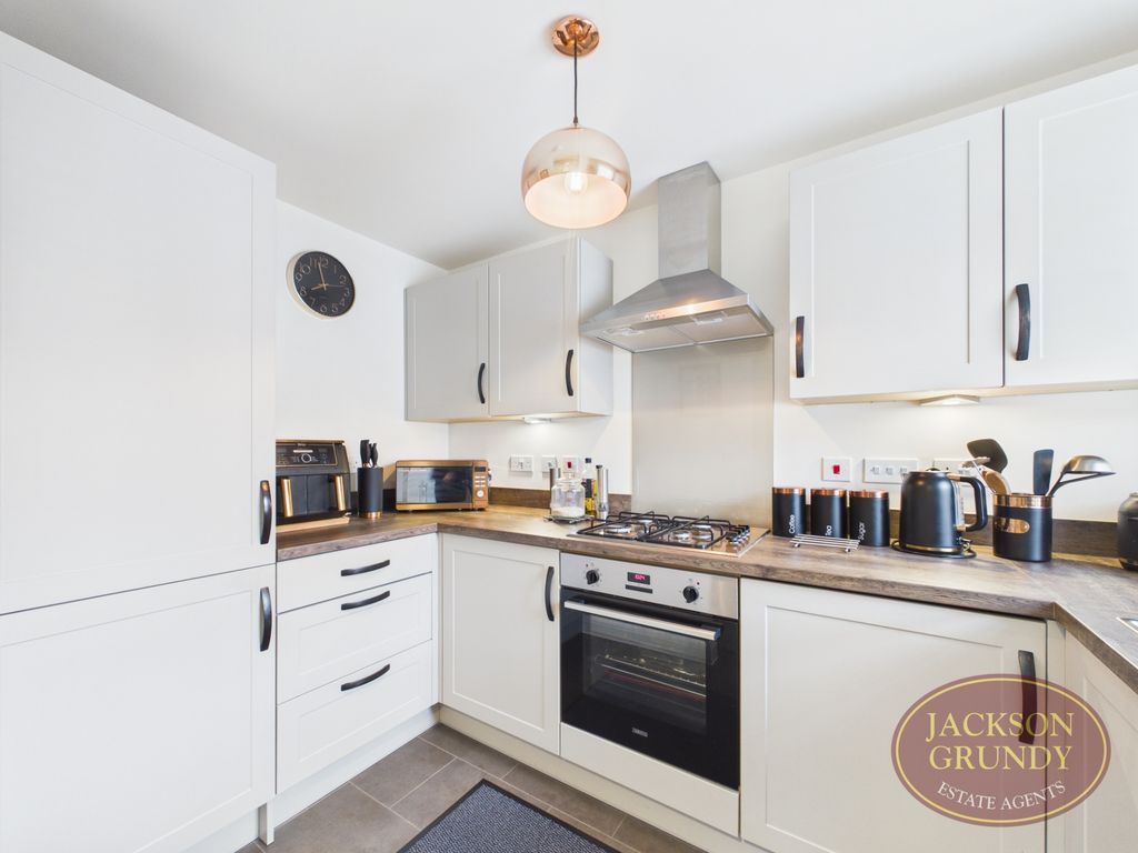 Property photo 3 of 17 Mardell Way