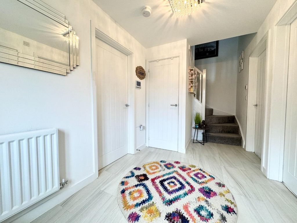 Property photo 2 of 23 Hallway
