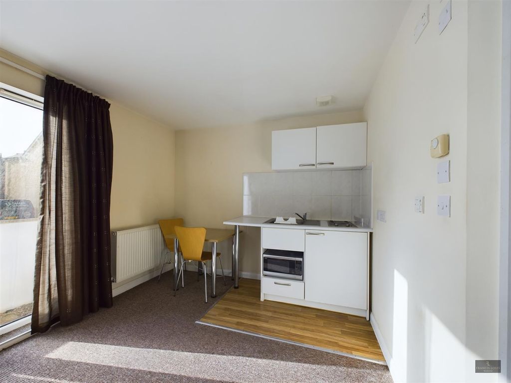 Property photo 2 of 8 Cam02887G0-Pr0011-Still007.Jpg