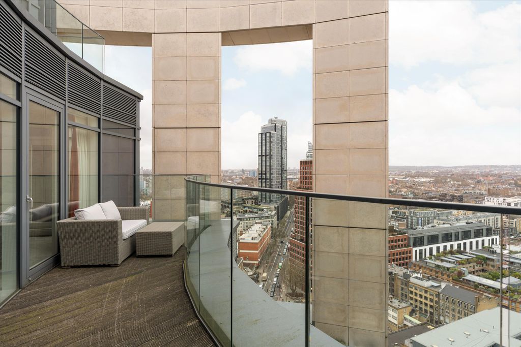 Property photo 3 of 26 Image