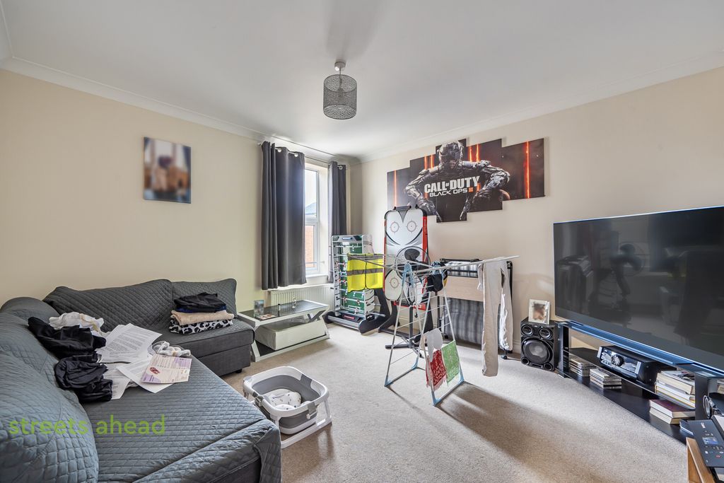 Property photo 2 of 10 9651B591-ee2A-4c4...