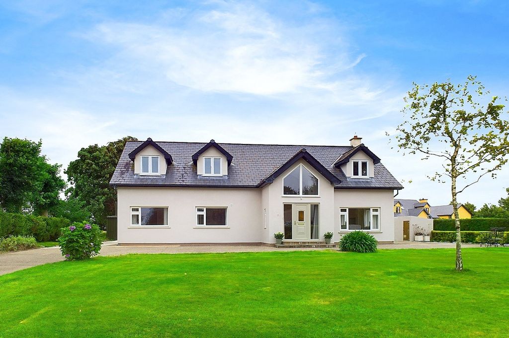 Property photo 1 of 41