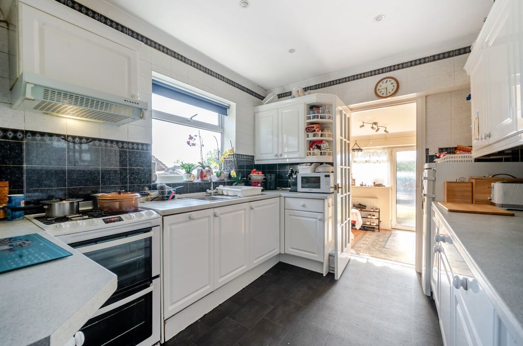 Property photo 3 of 17 1467753-18-6A0F4c...