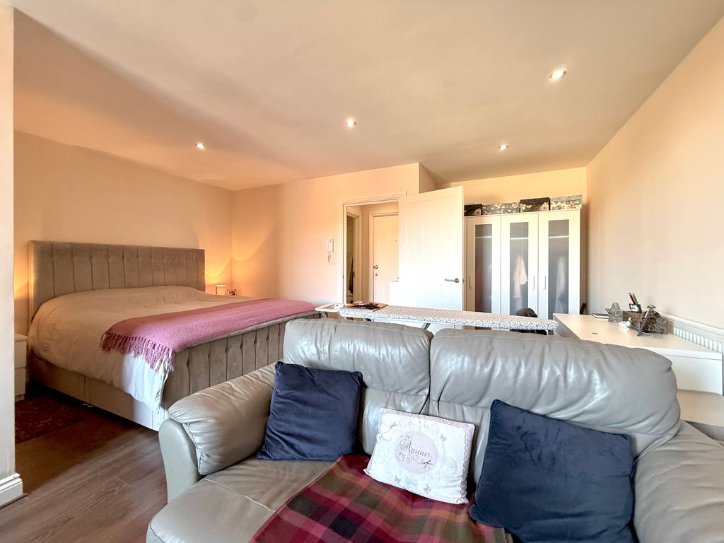 Property photo 2 of 5 Annex