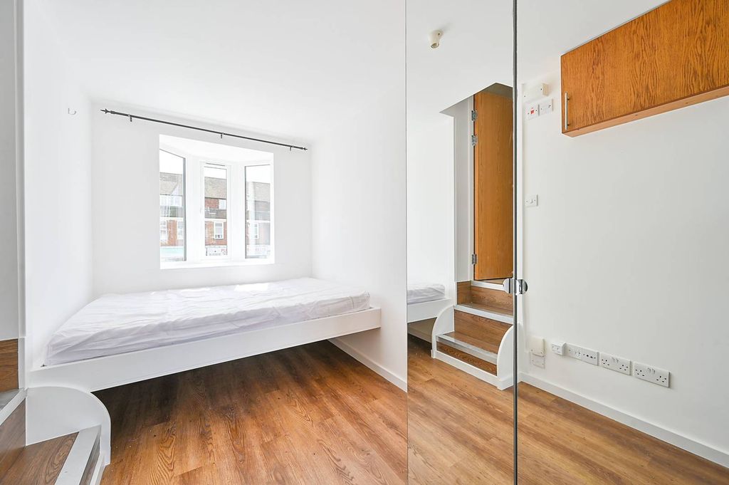 Property photo 1 of 5