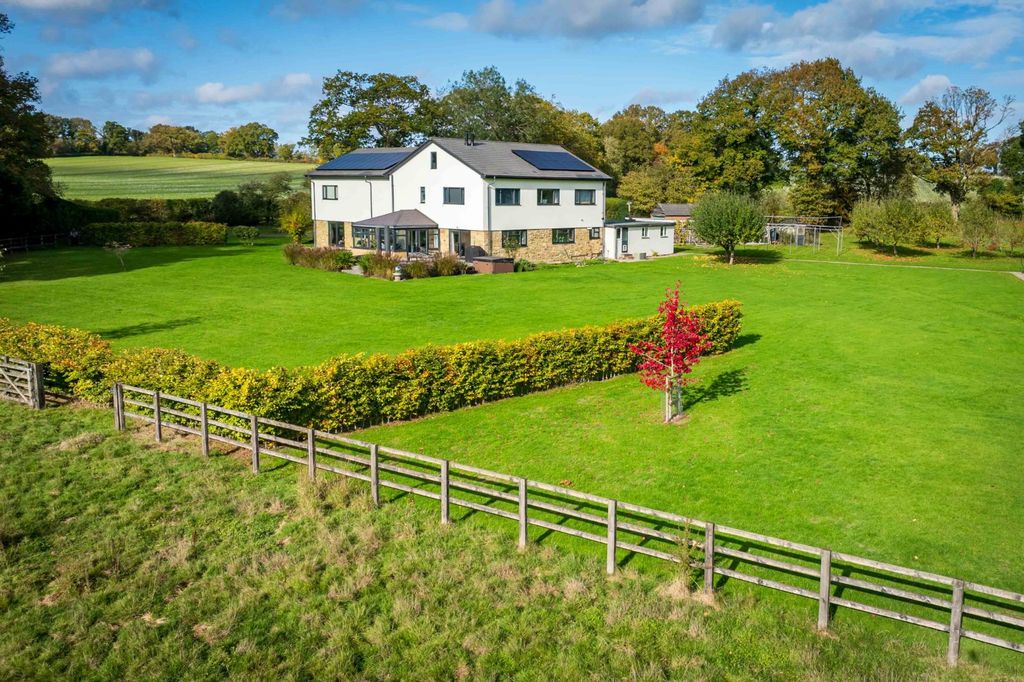 Property photo 1 of 34 Picture No. 40