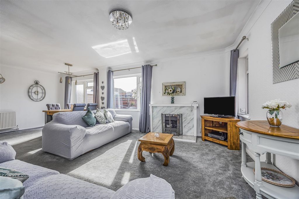 Property photo 2 of 24 2 Grenfield Court, Emsworth-Porticomarketing-Nexa-