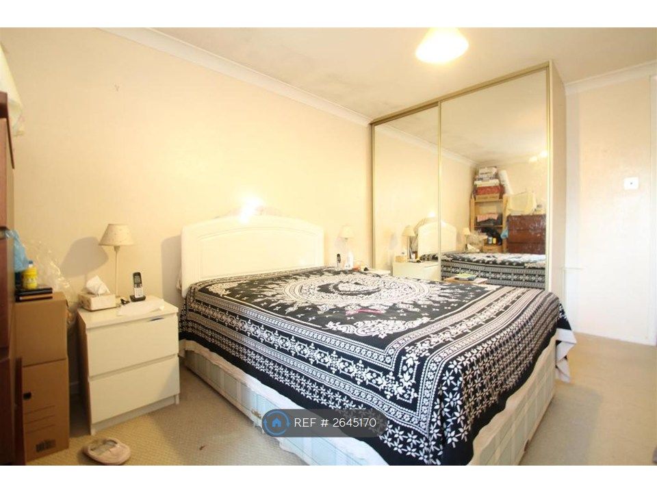 Property photo 3 of 5 Masterbedroom