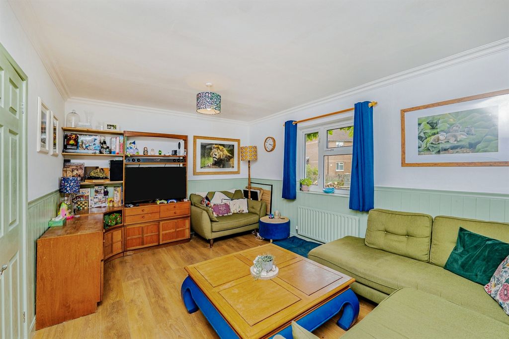 Property photo 3 of 24