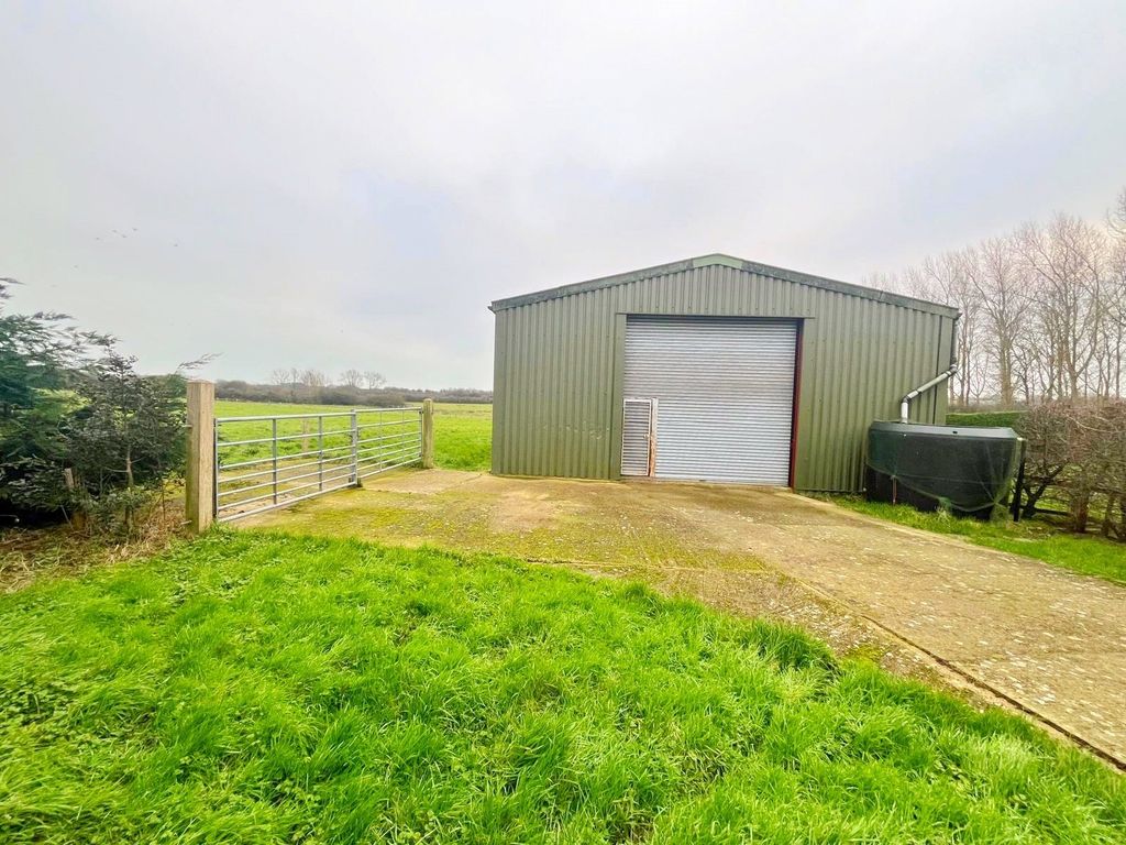 Property photo 3 of 19 Picture No. 05