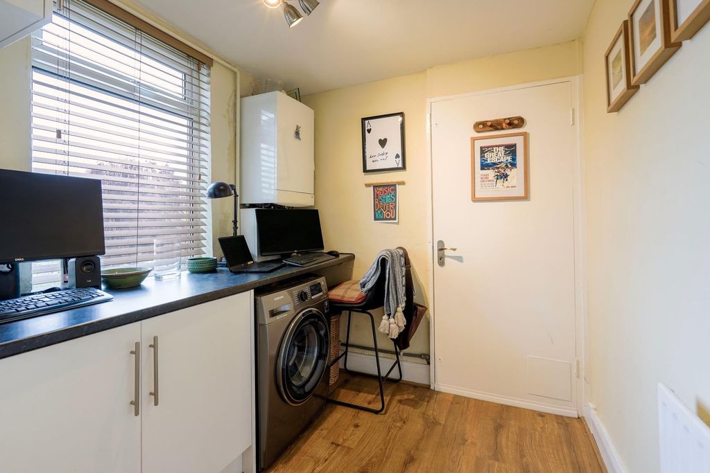 Additional image 4 of 2 bed flat for saleQueen Alexandra Road West, North Shields NE29